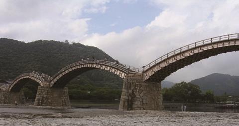 錦帯橋　写真提供：一般社団法人広島県観光連盟